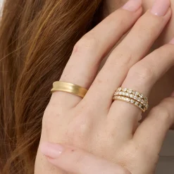 Marrow Fine For The New Mom | Anniversary Gifts^White Diamond Simple Shapes Band